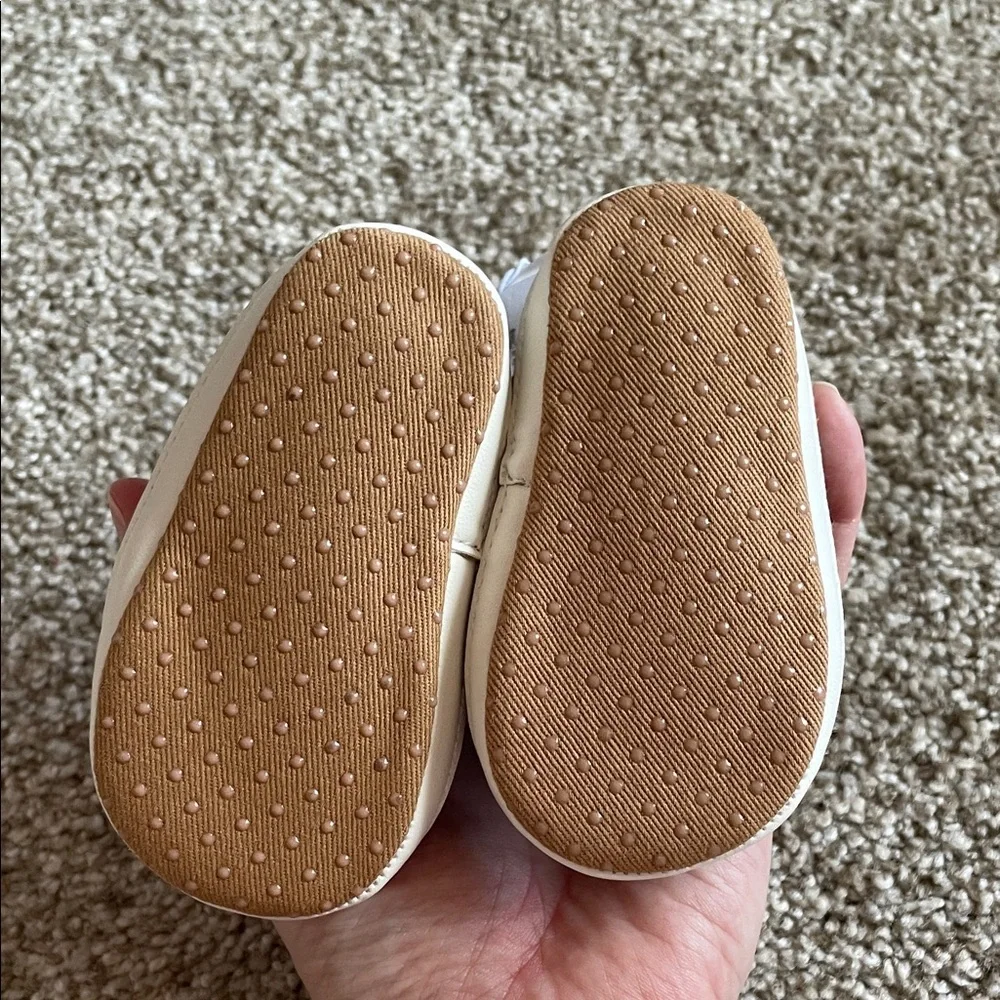 Old Navy boys shoes size 0-3